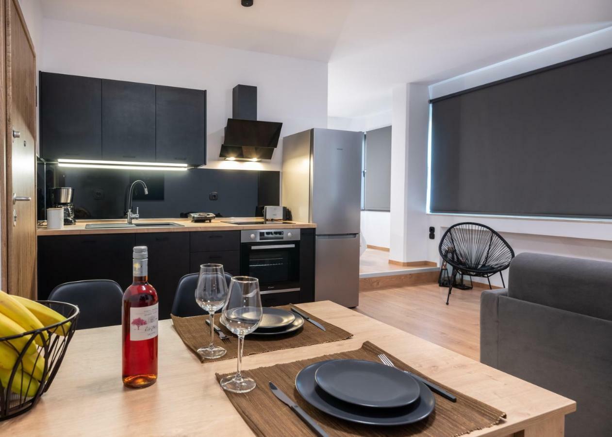 Elegant Urban Apartment *